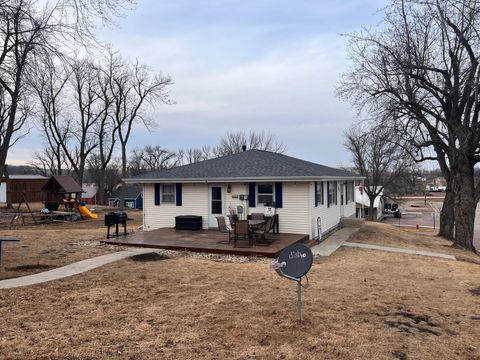 Homes For Sale - 102 Grant Street<br/> Lake Benton, MN 56149