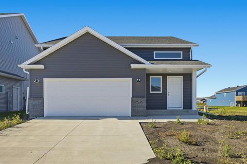 Homes For Sale - 6713 Samuel Drive<br/> Horace, ND 58047