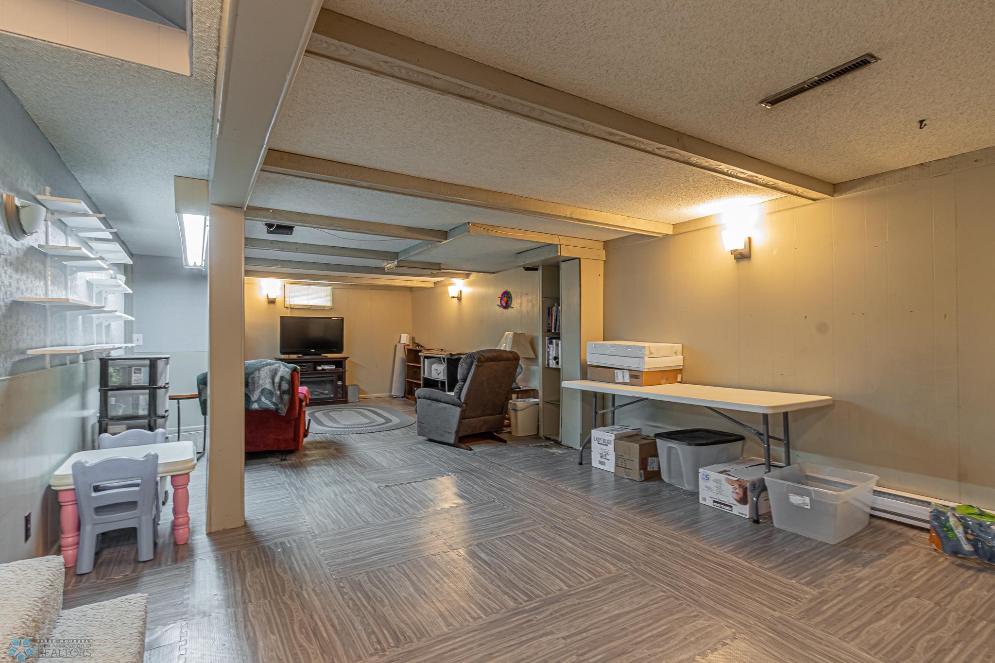 518 16th Street, Moorhead, Minnesota image 25