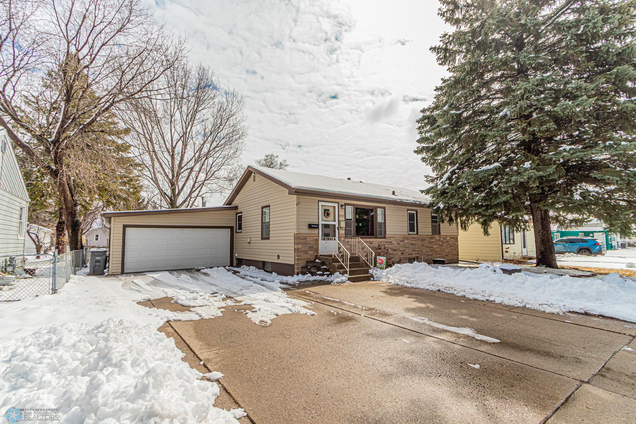 518 16th Street, Moorhead, Minnesota image 1