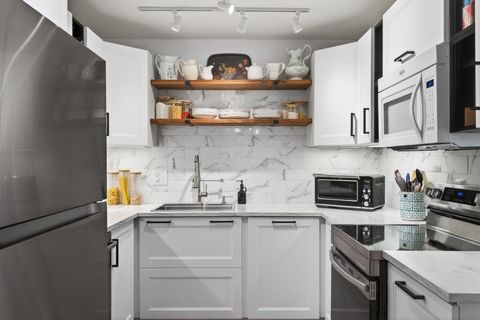 Condo For Sale - 6450 York Avenue<br/> Minneapolis, MN 55435