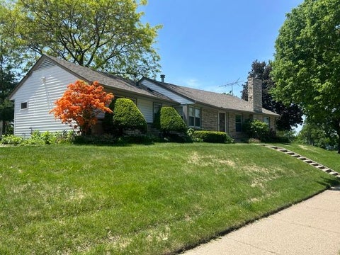 Homes For Sale - 5501 Woodlawn Boulevard<br/> Minneapolis, MN 55417