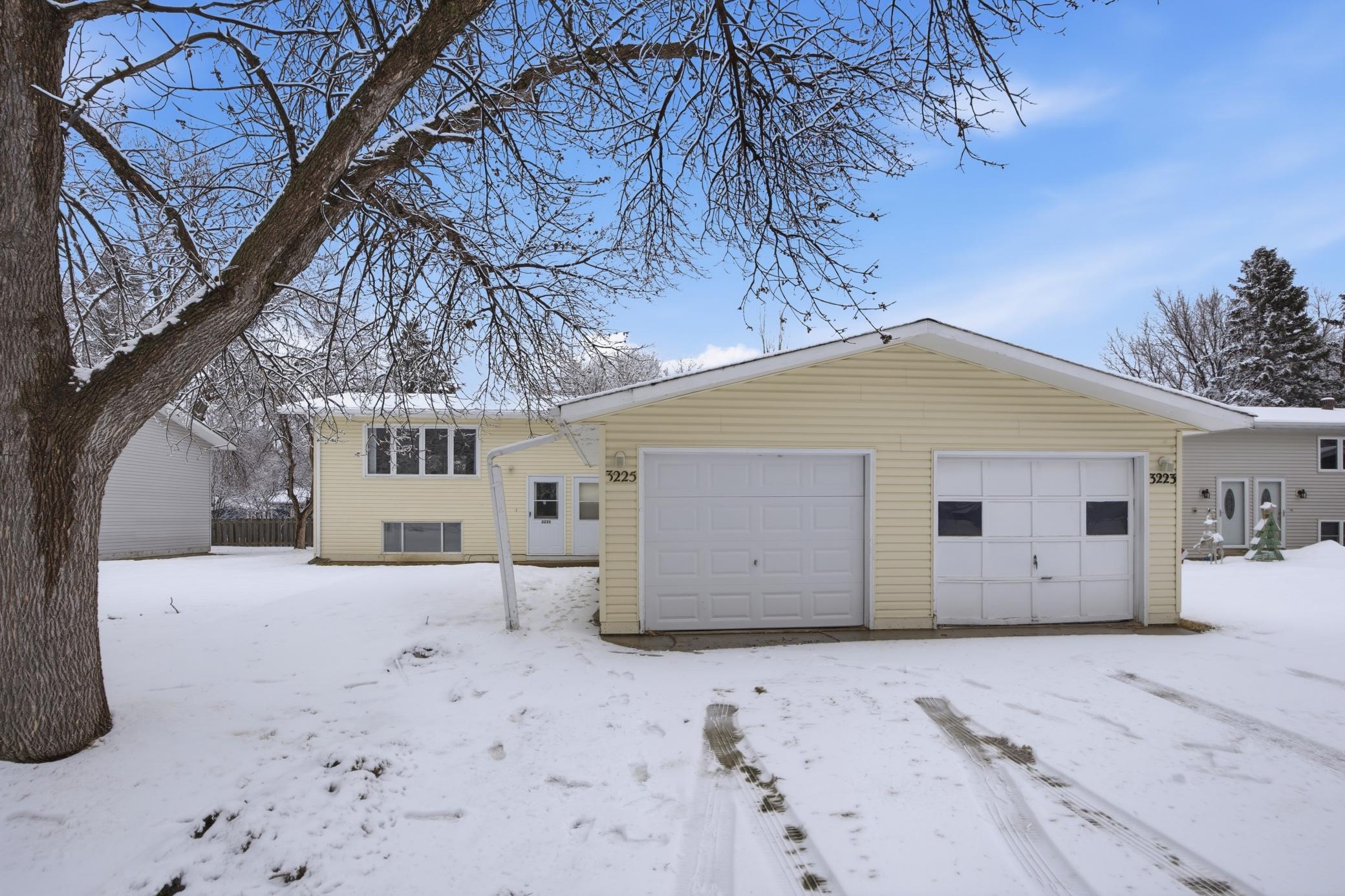 3223-3225_2nd_St_N_Fargo_048.jpg