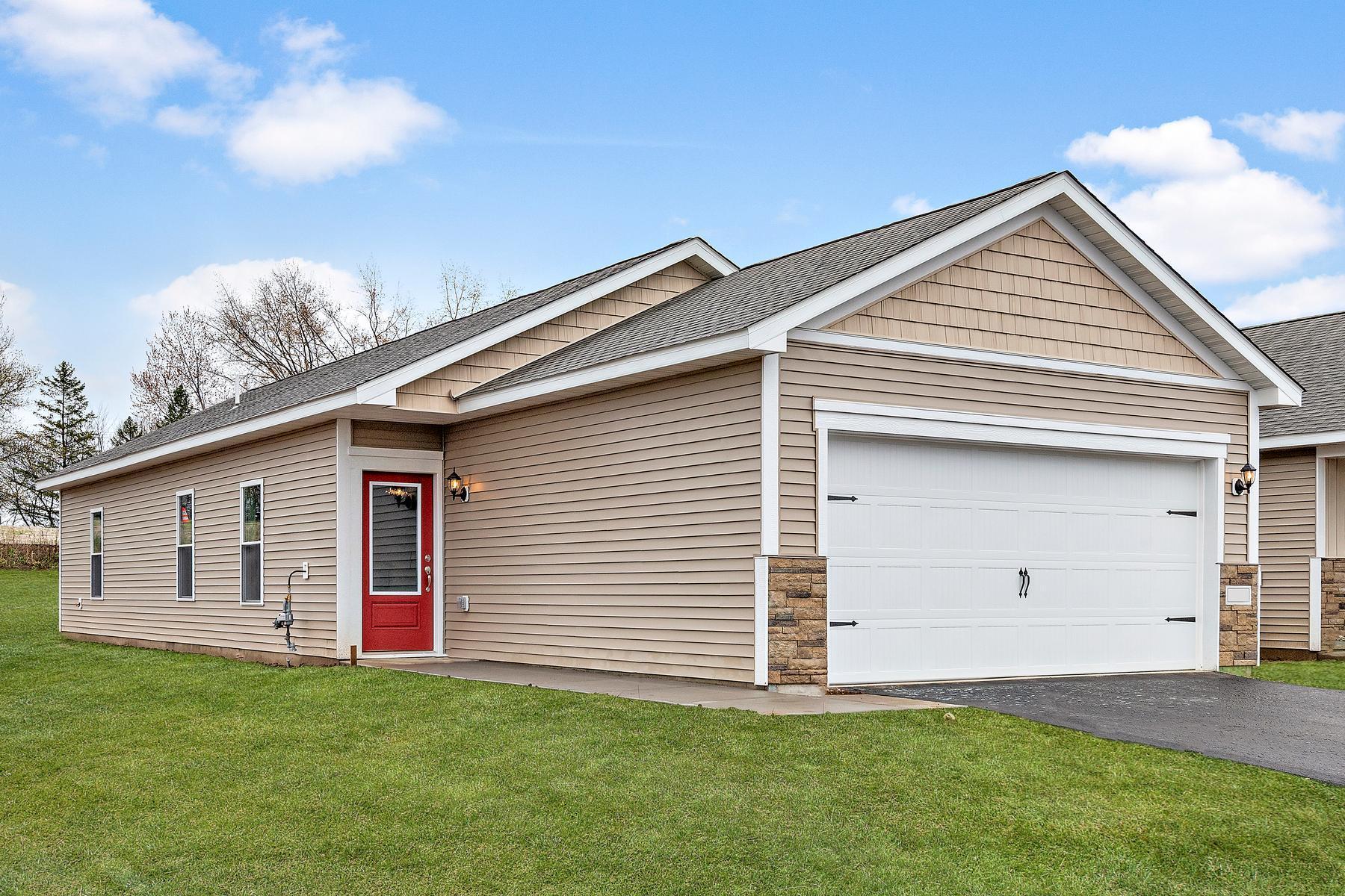 332 Redwood Street, Cambridge, Minnesota image 1