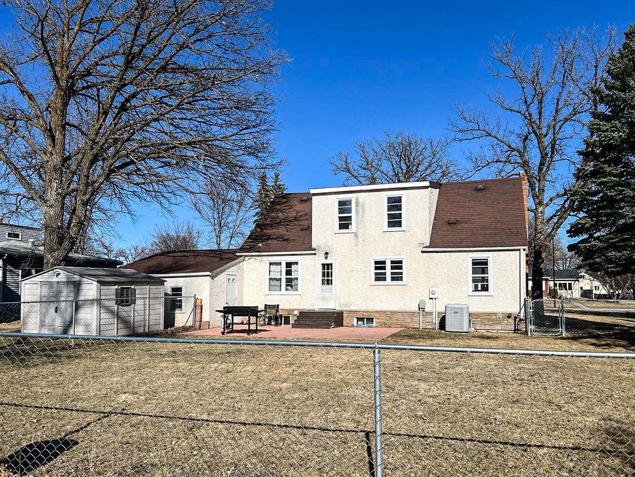 305 Kneale Avenue, Thief River Falls, Minnesota image 3
