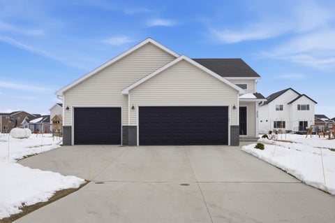Homes For Sale - 454 Skylane Street<br/> Kindred, ND 58051