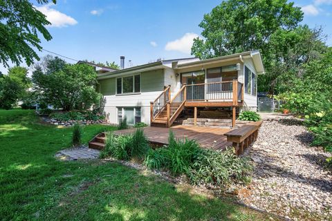 Homes For Sale - 5302 Holiday Road<br/> Minnetonka, MN 55345