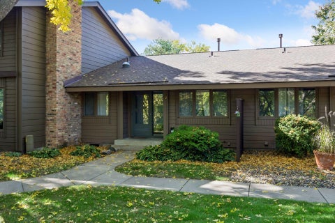 Townhouse For Sale - 52 Birnamwood Drive<br/> Burnsville, MN 55337