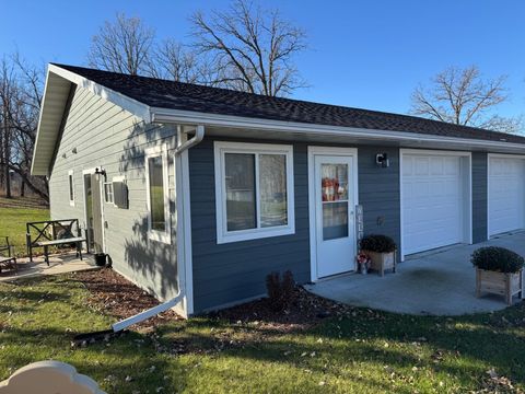 Homes For Sale - 204 W Poplar Avenue<br/> Badger, MN 56714