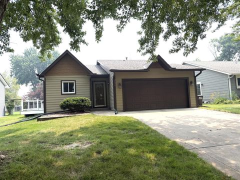 Homes For Sale - 2635 Guthrie Avenue<br/> Washington County, Saint Paul, MN 55128