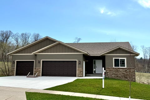 Homes For Sale - 2804 Oak Lawn Drive<br/> Northfield Twp, MN 55057