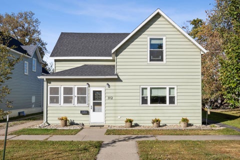 Homes For Sale - 312 Langer Avenue<br/> Casselton, ND 58012