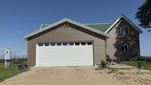 Homes For Sale - 74194 415th Street<br/> Saint James, MN 56081