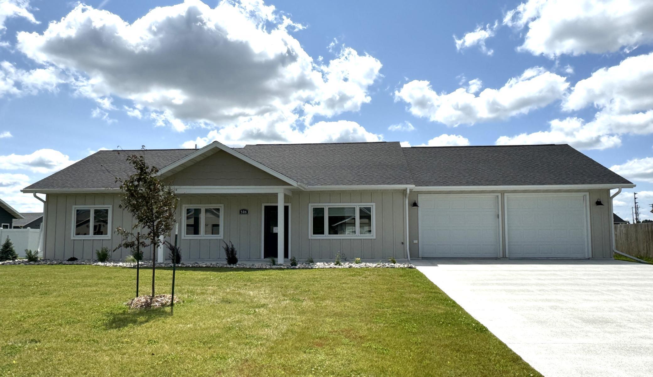506 Lincoln Street, Warroad, Minnesota image 1