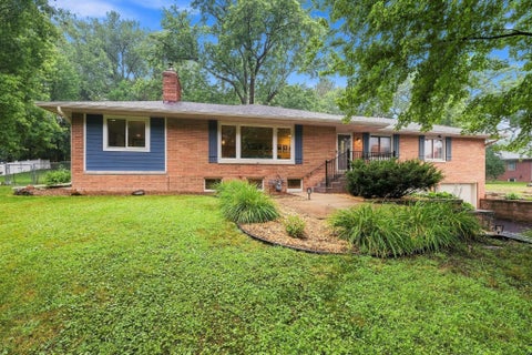 Homes For Sale - 3600 Sunrise Drive<br/> Minnetonka, MN 55345
