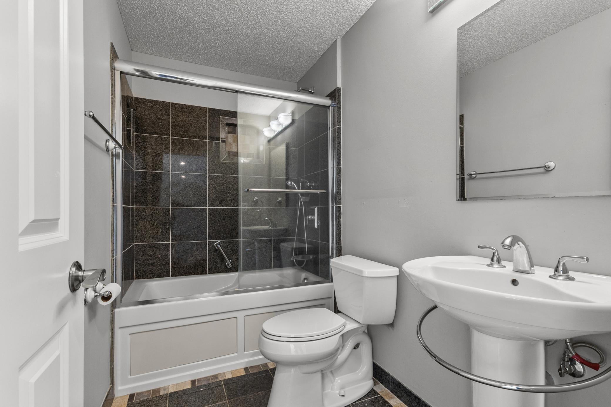 4006 Lawndale Lane, Plymouth, Minnesota image 23