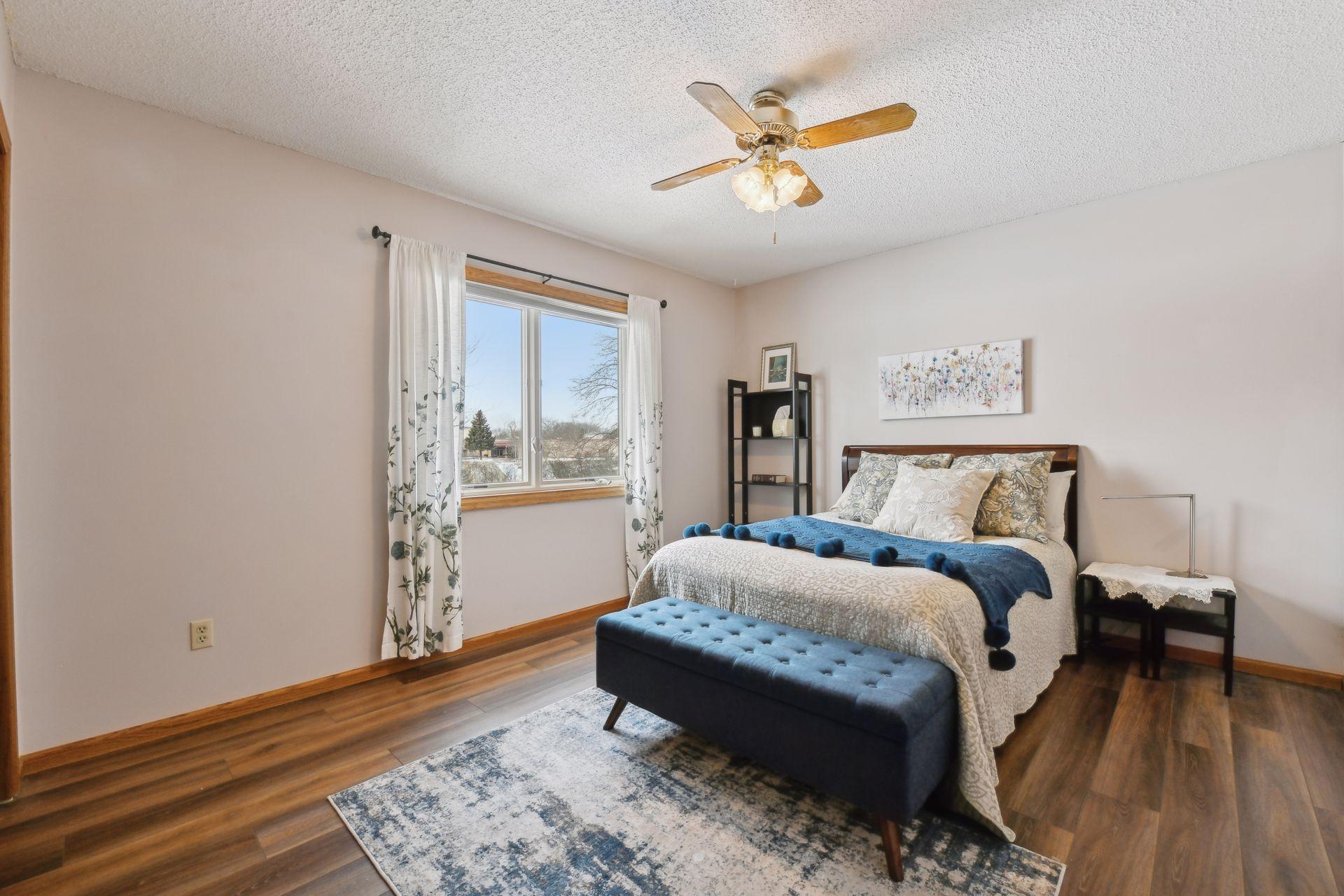 628 Hackmore Drive, Eagan, Minnesota image 37