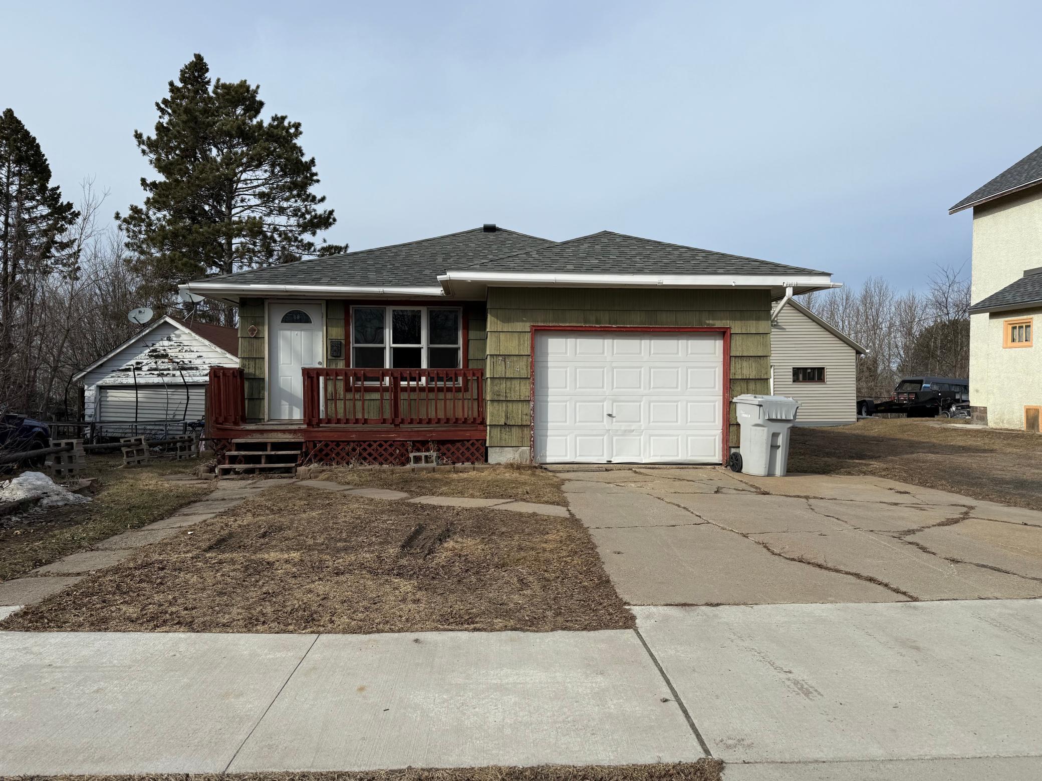 714 3rd Street, Chisholm, Minnesota image 1