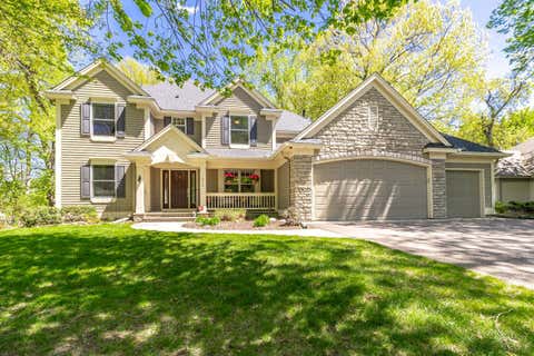 Homes For Sale - 472 Vadnais Lake Drive<br/> Ramsey County, Saint Paul, MN 55127