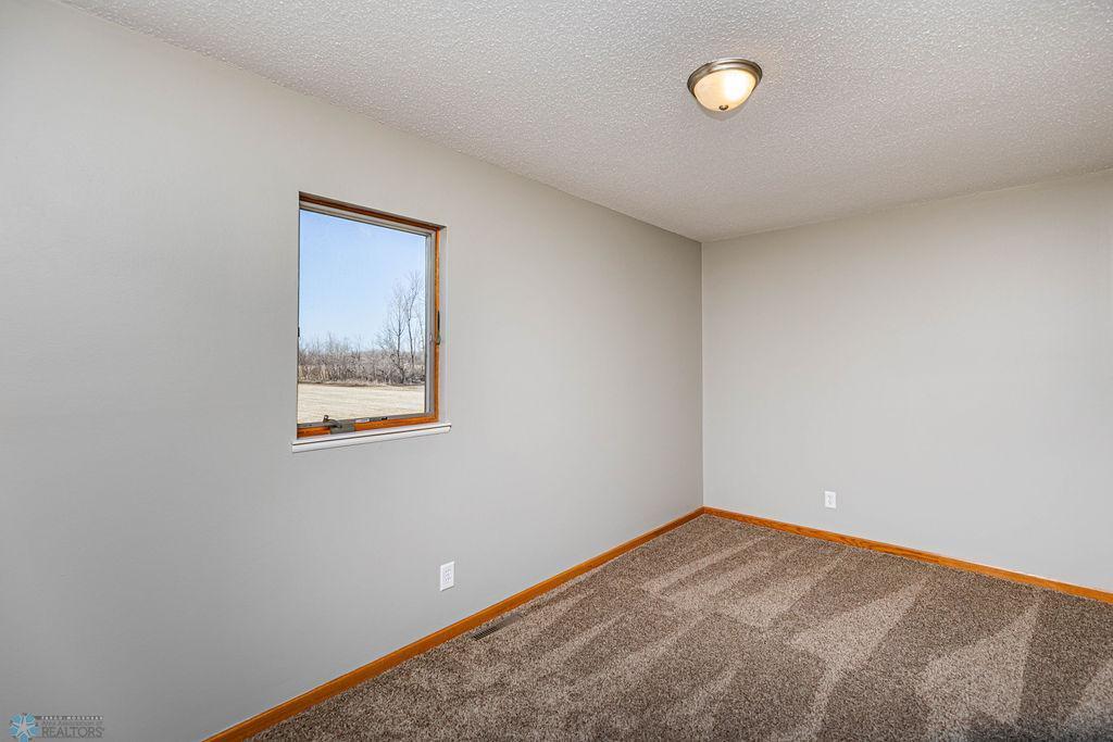 2717 88th Avenue, Fargo, North Dakota image 24