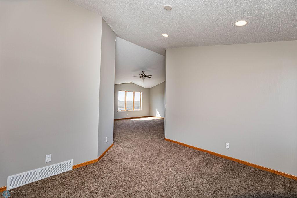 2717 88th Avenue, Fargo, North Dakota image 34