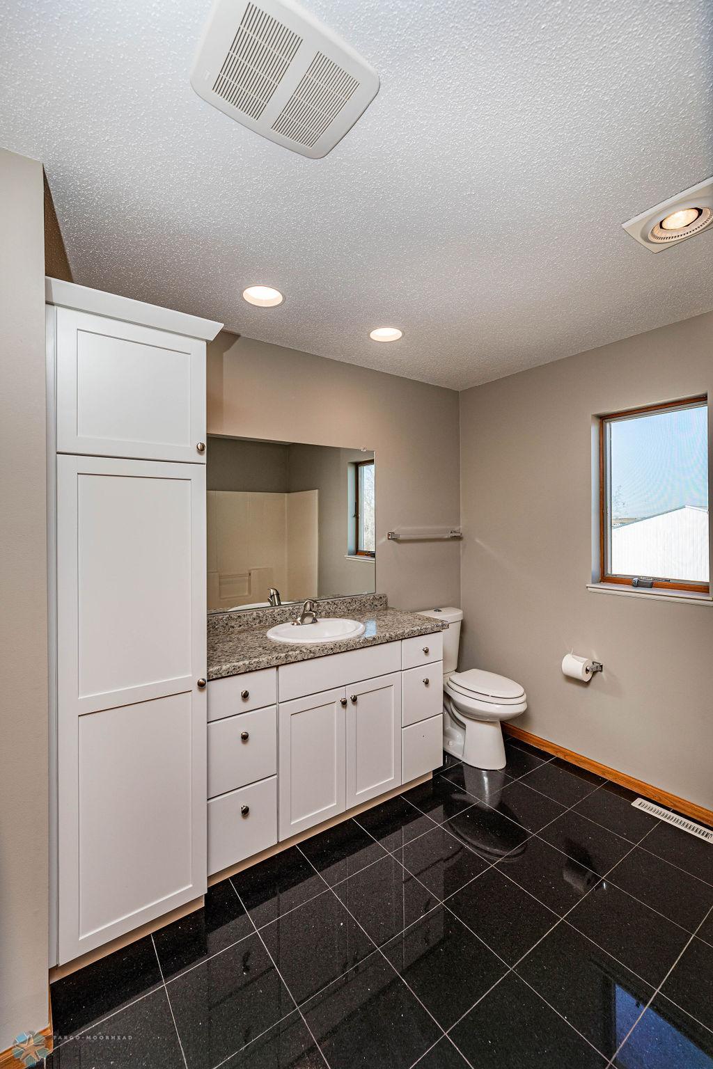 2717 88th Avenue, Fargo, North Dakota image 38