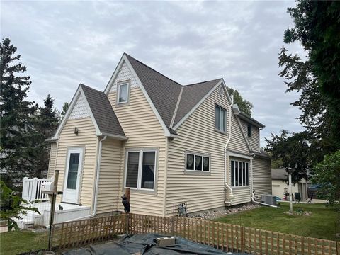 Homes For Sale - 411 13th Street<br/> Willmar, MN 56201