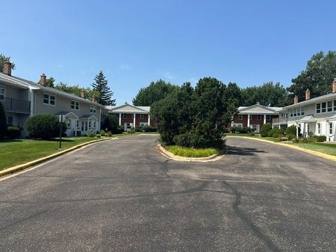 Townhouse For Sale - 1366 Colonial Drive<br/> Saint Paul, MN 55113