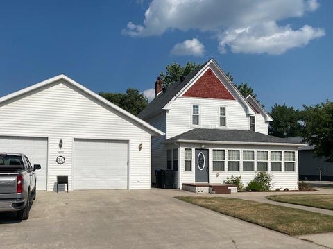 Homes For Sale - 430 1st Street<br/> Cass County, Arthur, ND 58006