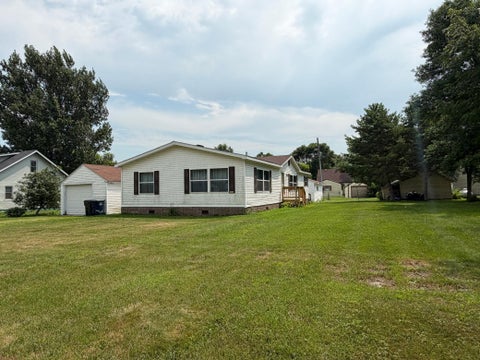 Homes For Sale - 204 E 4th Street<br/> Stevens County, Donnelly, MN 56235