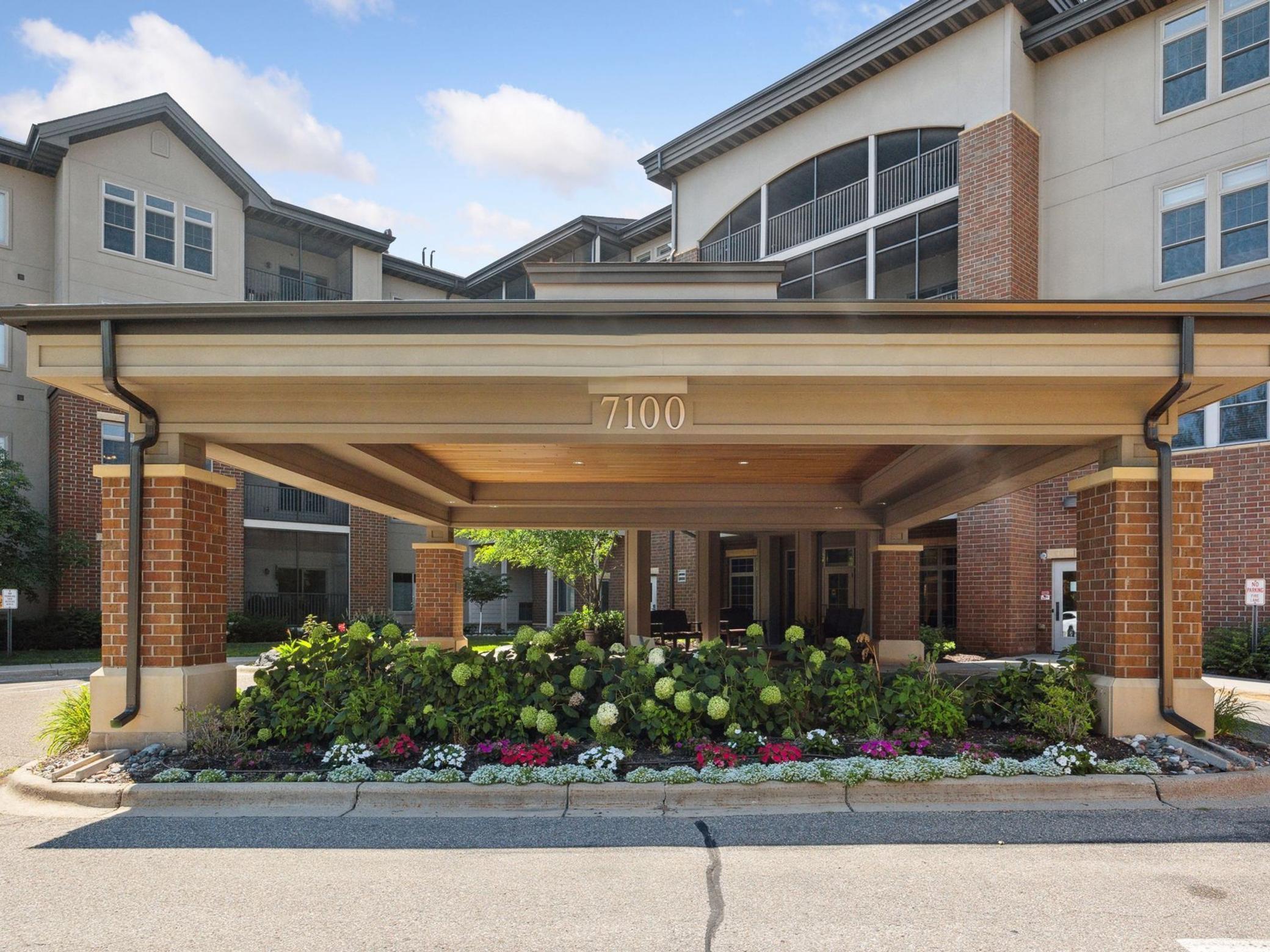 7100 Metro Boulevard #423, Edina, Minnesota image 1
