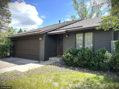 Homes For Sale - 1360 Willow Creek Lane<br/> Ramsey County, Saint Paul, MN 55126