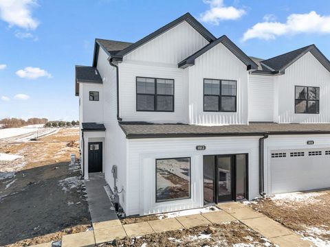 Townhouse For Sale - 1012 130th Court<br/> Rosemount, MN 55068