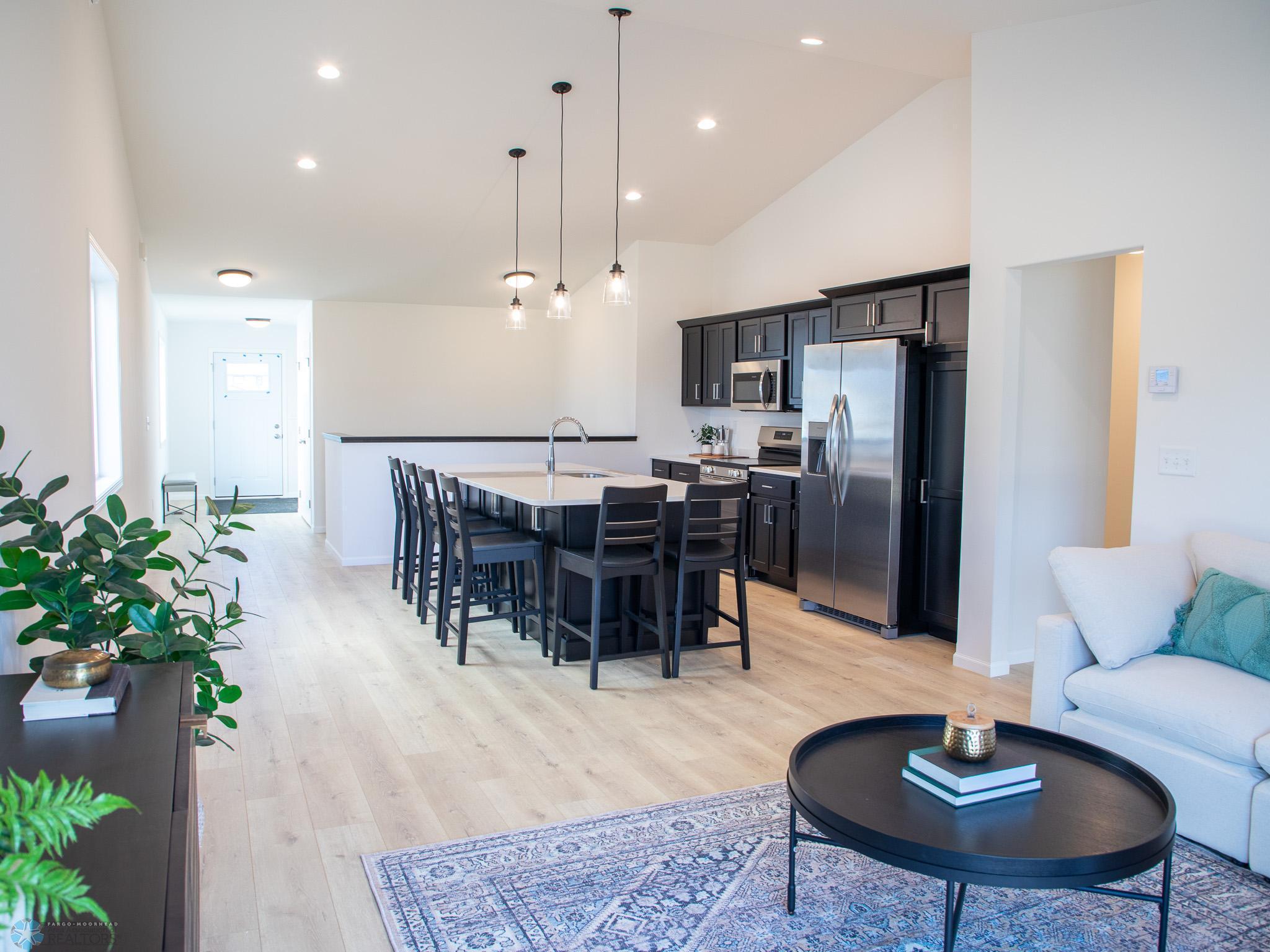 6739 Meadow View Drive, Fargo, North Dakota image 12