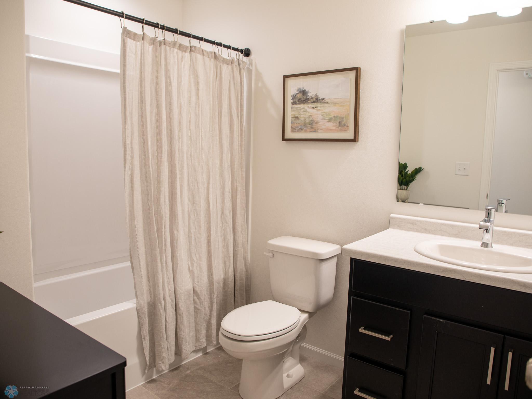 6739 Meadow View Drive, Fargo, North Dakota image 21
