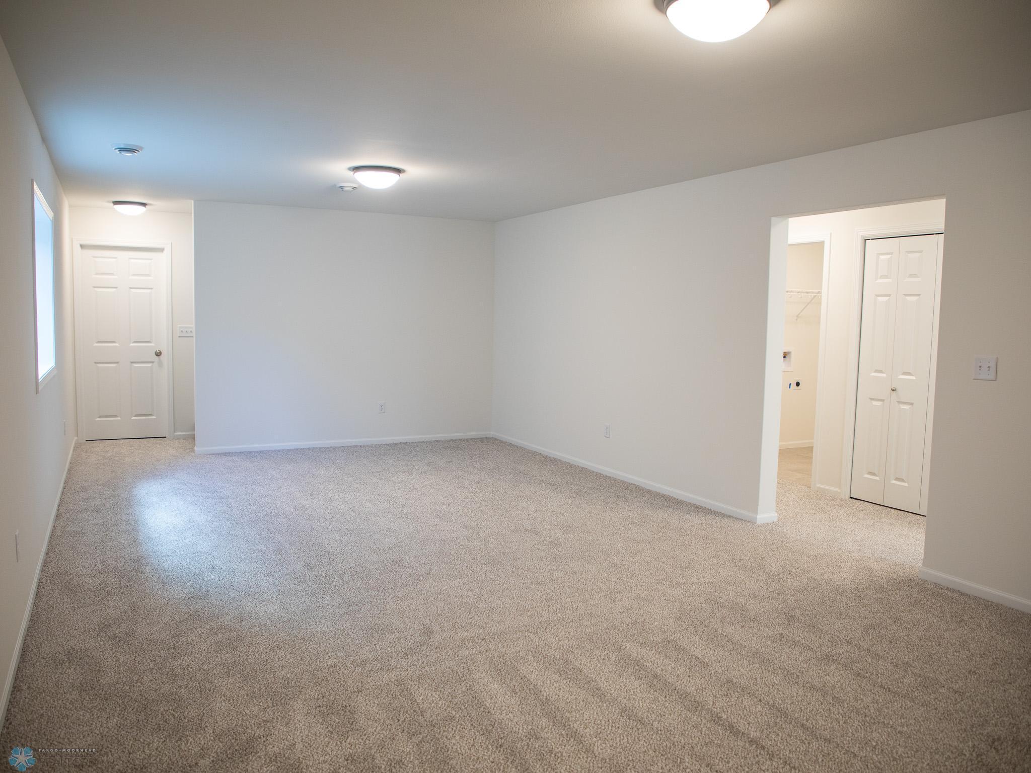 6739 Meadow View Drive, Fargo, North Dakota image 24