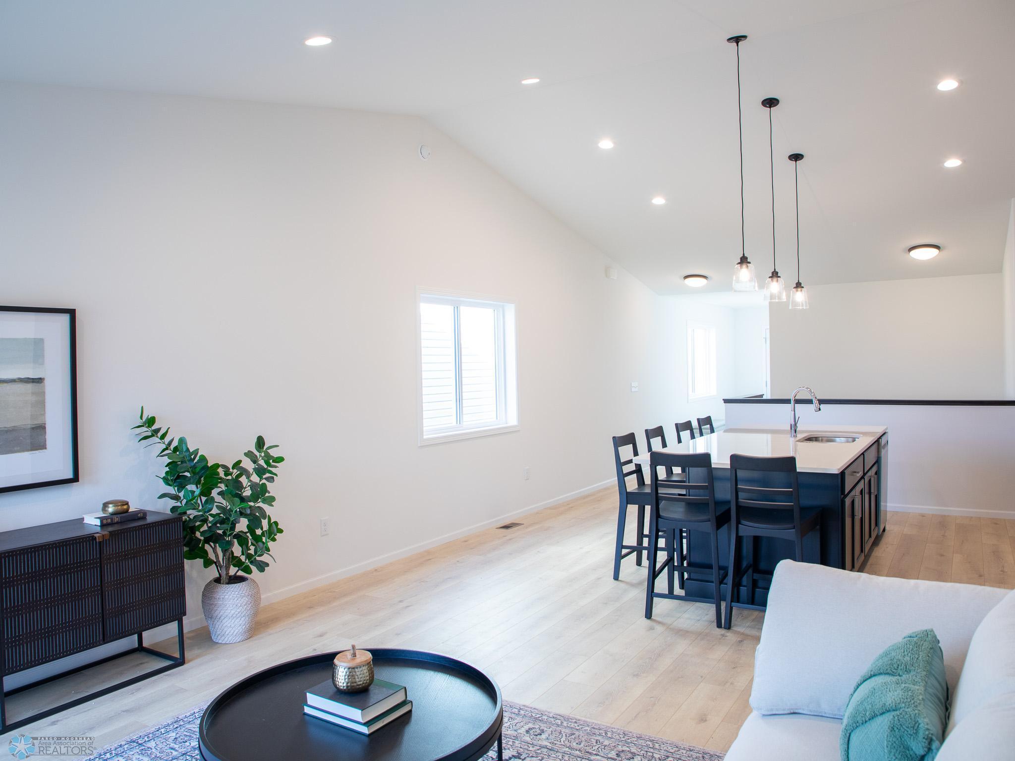 6739 Meadow View Drive, Fargo, North Dakota image 13