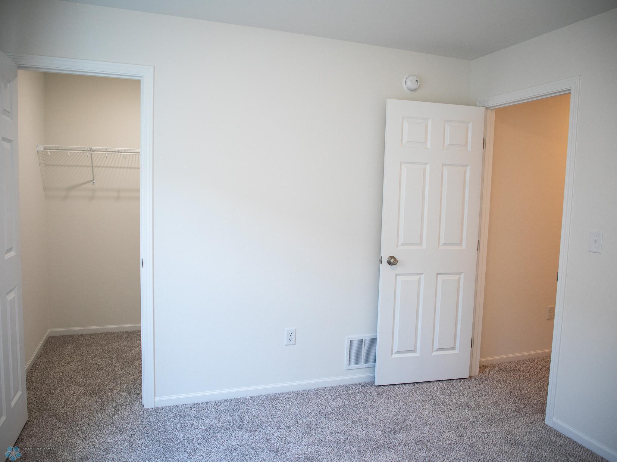 6739 Meadow View Drive, Fargo, North Dakota image 25