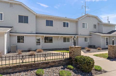 Townhouse For Sale - 11111 Drake Street<br/> Anoka County, Coon Rapids, MN 55433