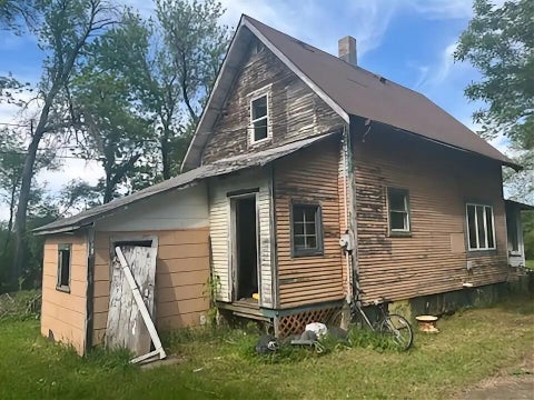 Homes For Sale - 523 Center Street<br/> Clinton, MN 56225