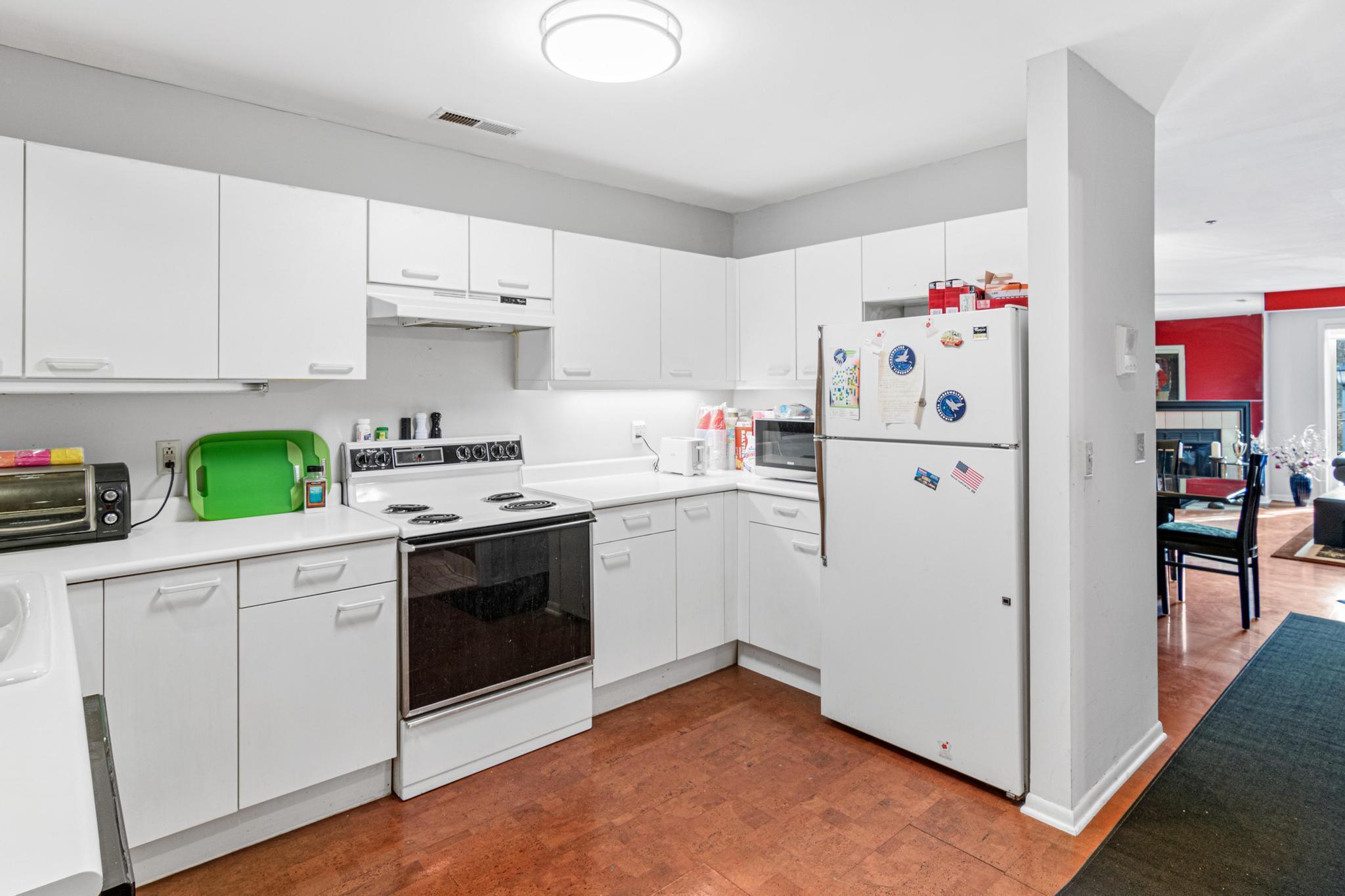 910 Lincoln Avenue #B4, Minneapolis, Minnesota image 6