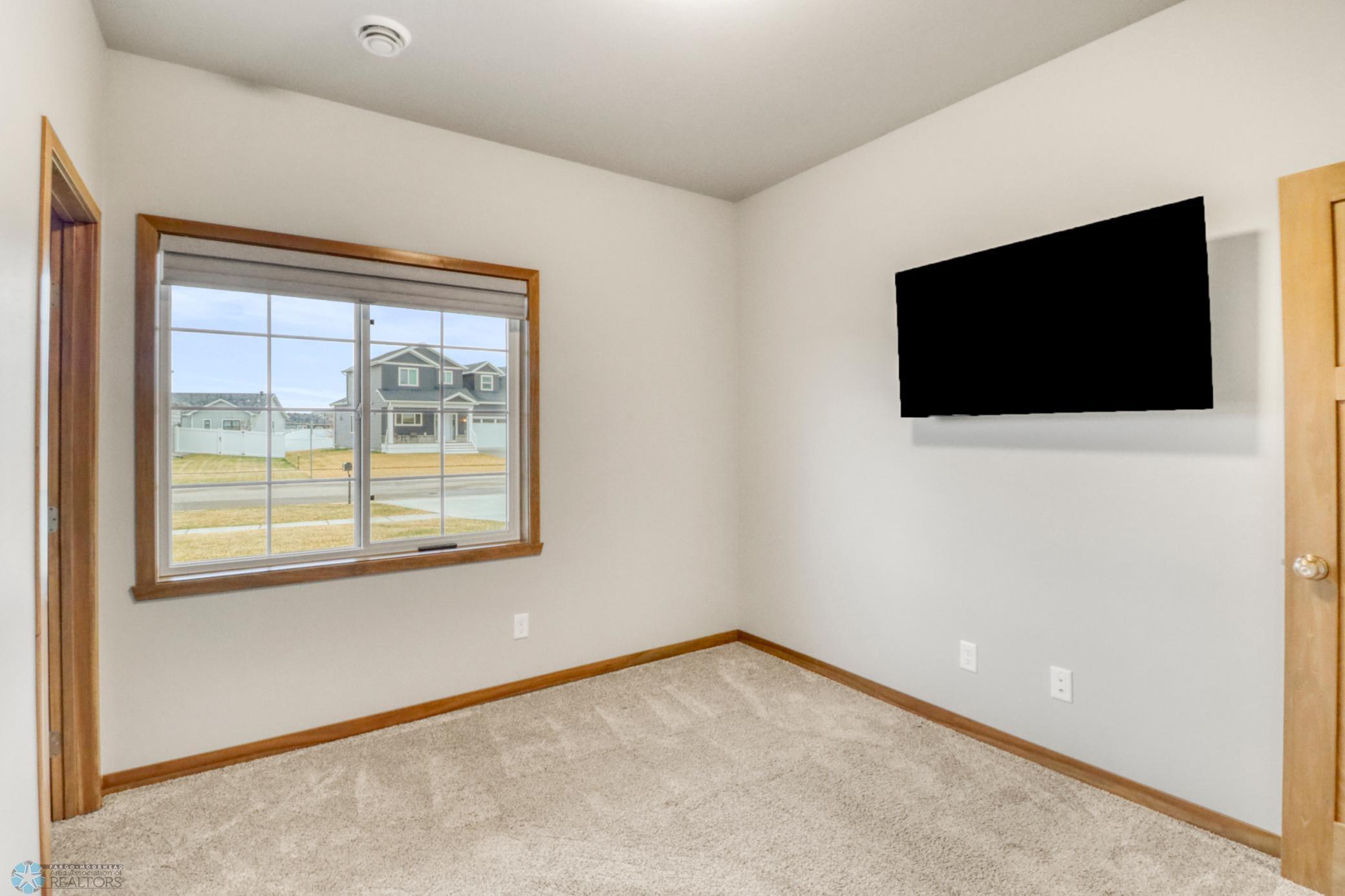 7352 Eagle Pointe Drive, Fargo, North Dakota image 36