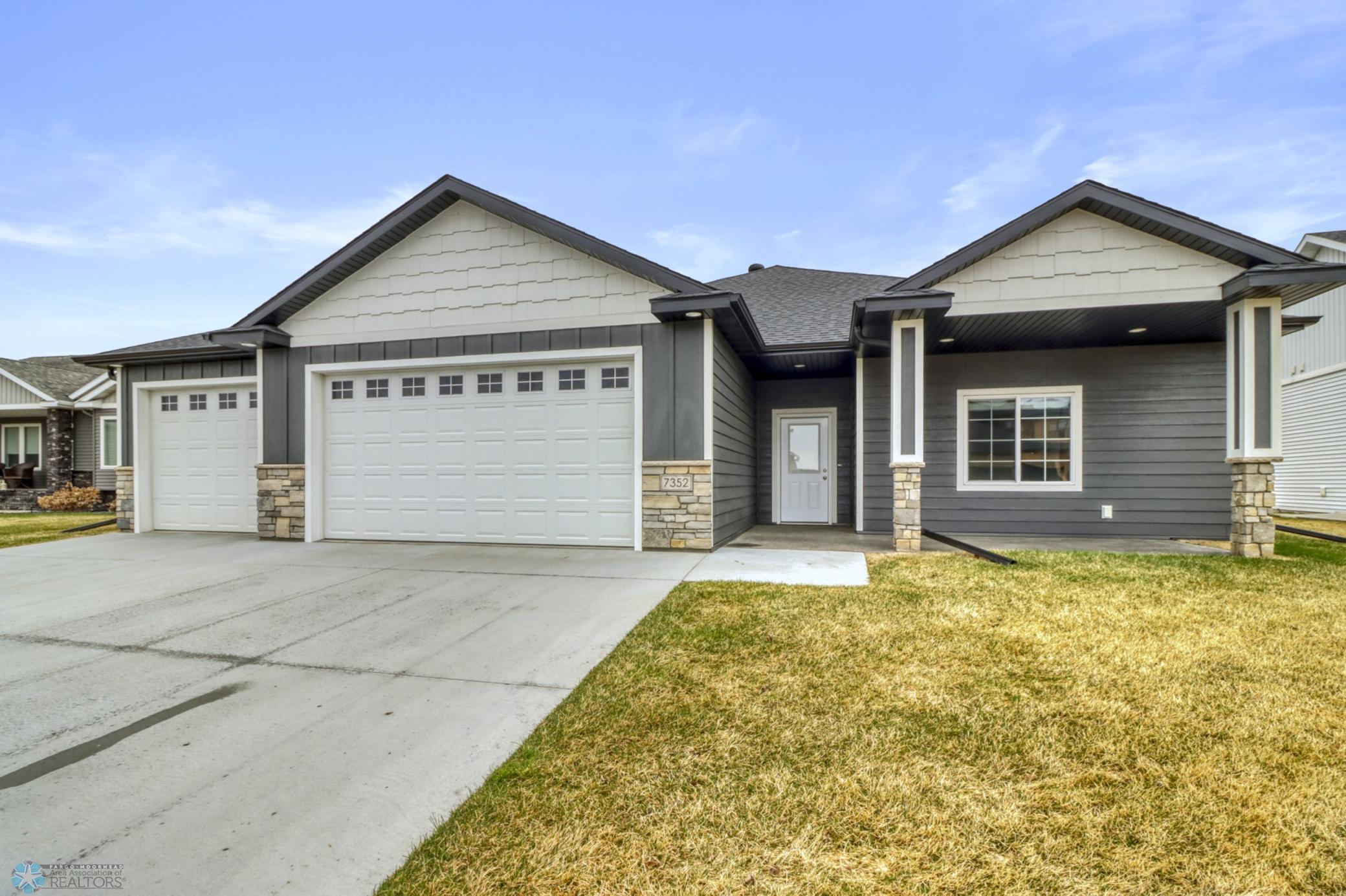 7352 Eagle Pointe Drive, Fargo, North Dakota image 3