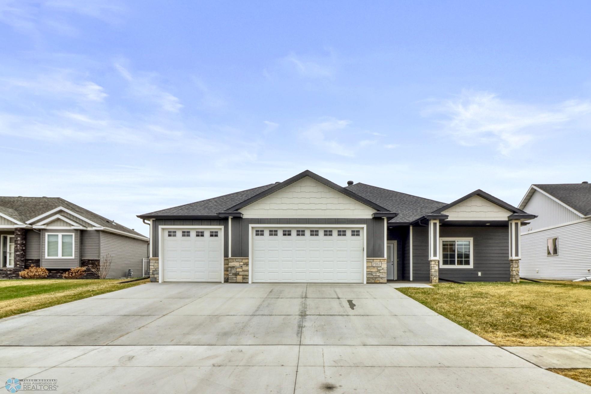 7352 Eagle Pointe Drive, Fargo, North Dakota image 1
