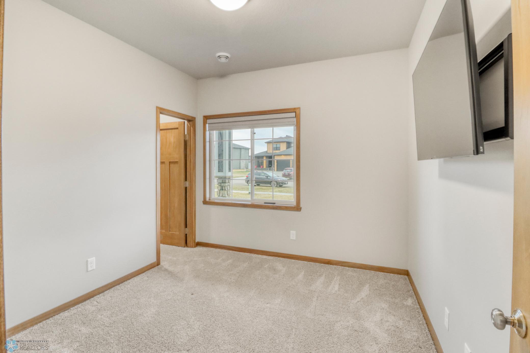 7352 Eagle Pointe Drive, Fargo, North Dakota image 34