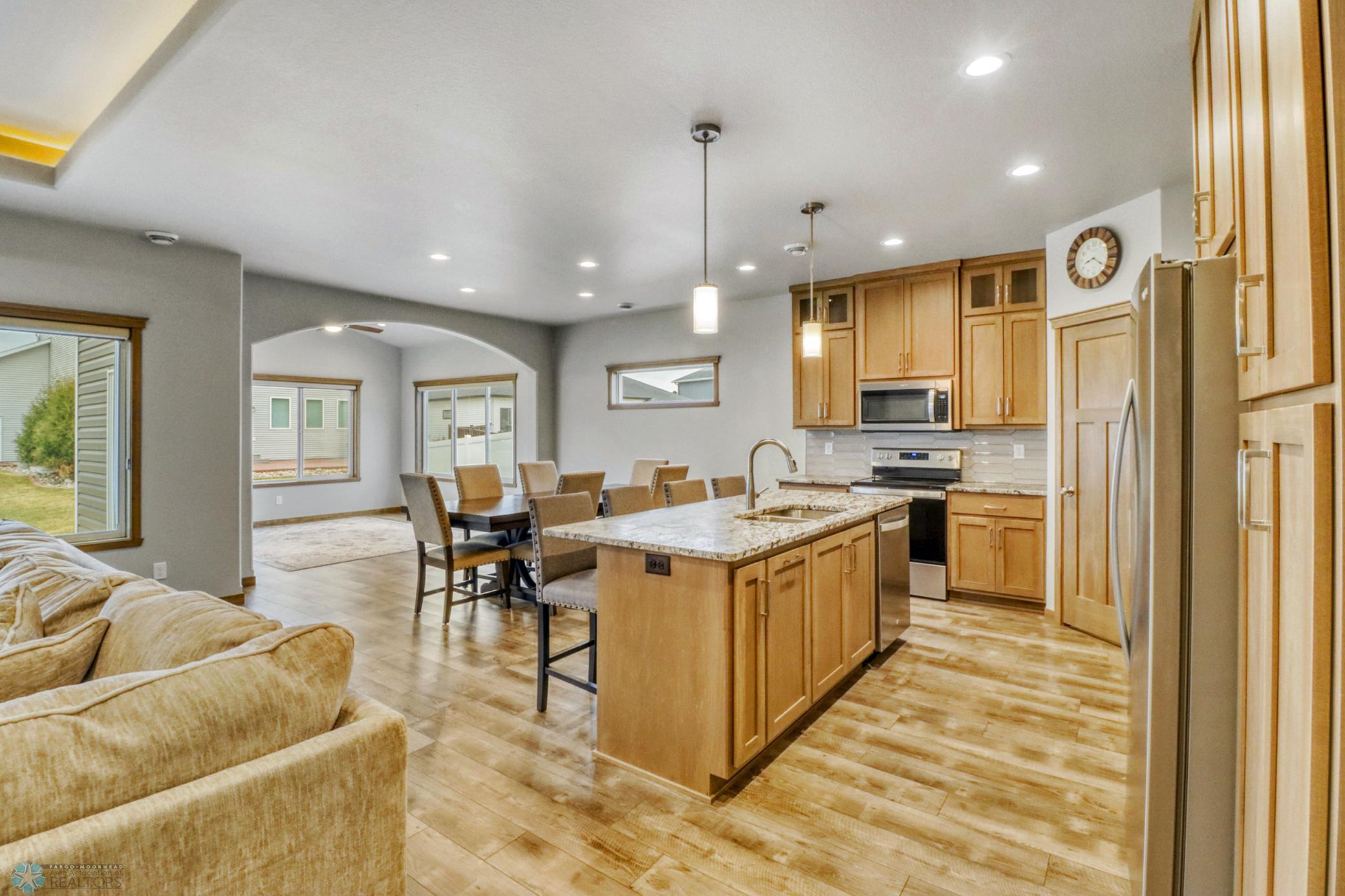 7352 Eagle Pointe Drive, Fargo, North Dakota image 14
