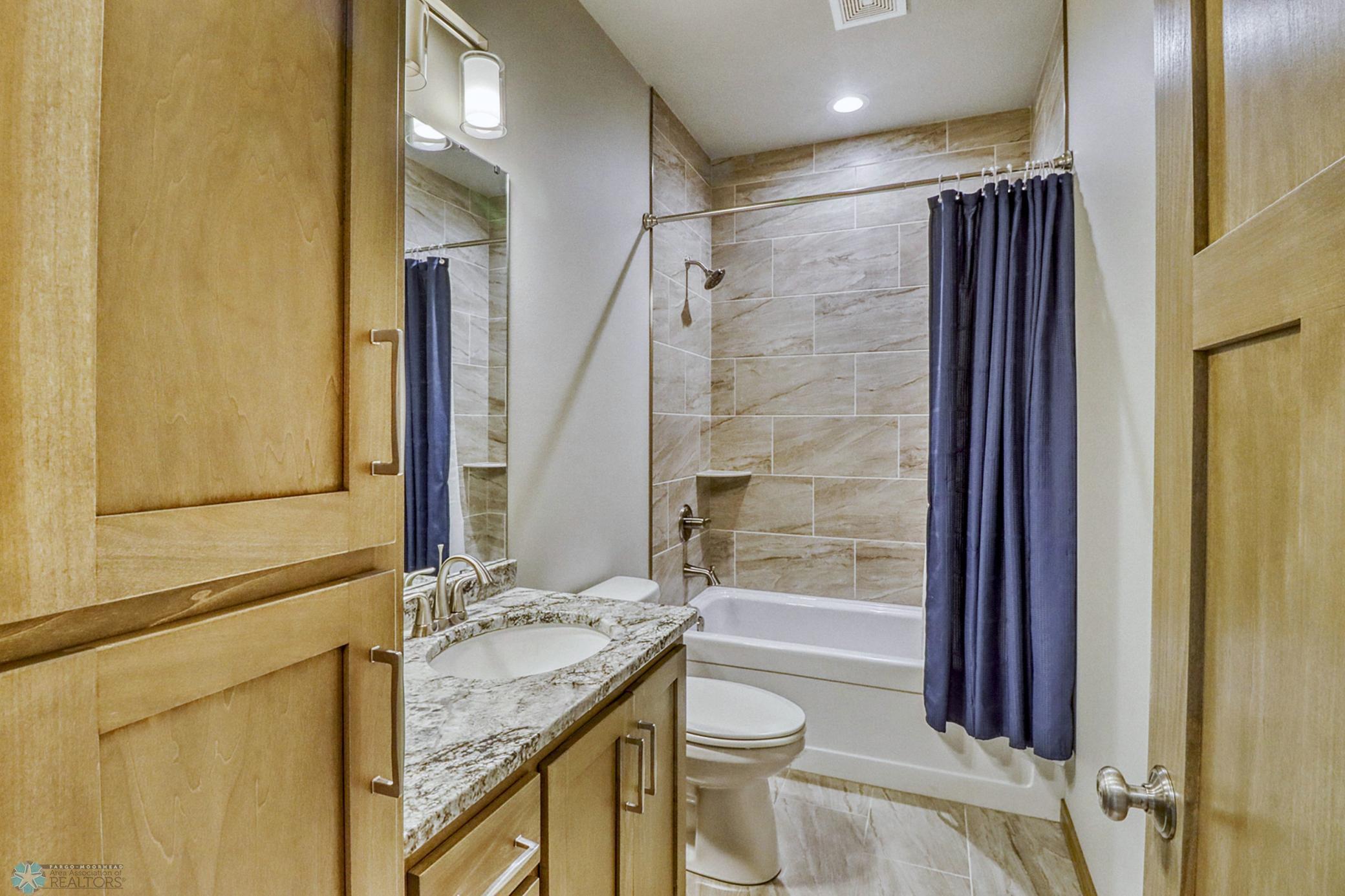 7352 Eagle Pointe Drive, Fargo, North Dakota image 39