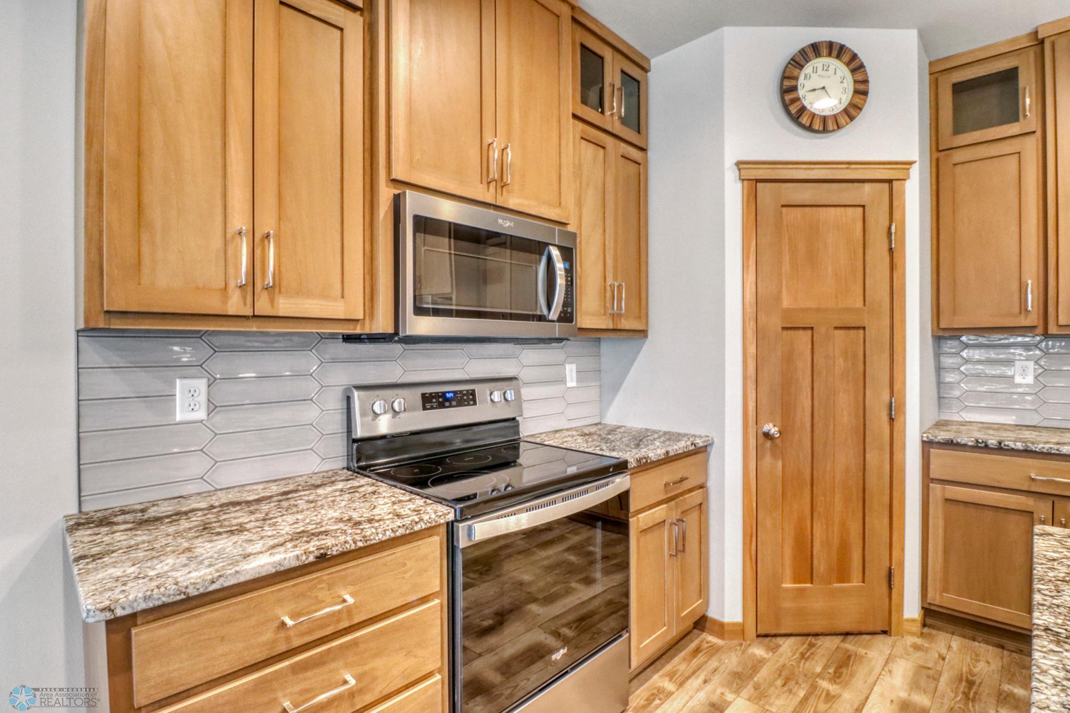 7352 Eagle Pointe Drive, Fargo, North Dakota image 13
