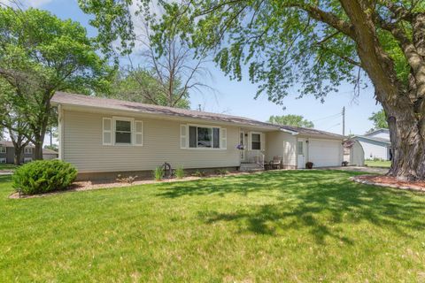 Homes For Sale - 349 Woodland Drive<br/> Steele County, Owatonna, MN 55060