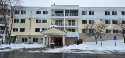 Condo For Sale - 120 E Demont Avenue<br/> Ramsey County, Saint Paul, MN 55117